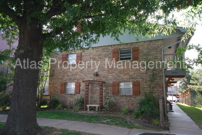 Building Photo - 1423 S Rockford Ave