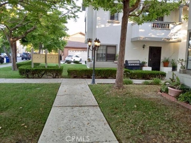 Foto del edificio - 2533 California Ave