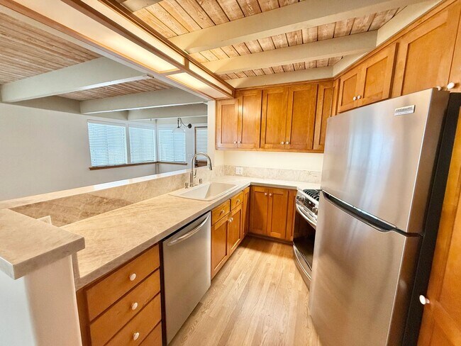 Foto del edificio - Stunning 2 Bedroom 2 Bath in Laguna Beach