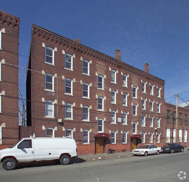 Building Photo - 121-123 Clemente St