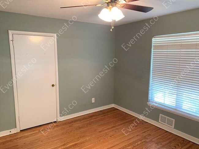 Foto del edificio - 1748 Windsor Blvd