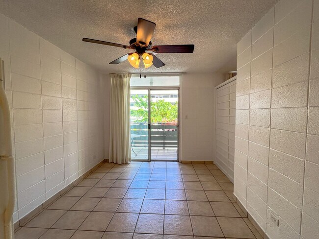 Building Photo - 1 BLOCK FROM WAIKIKI BEACH | 1 Bedroom | 1...