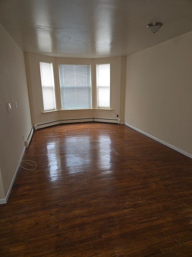 Building Photo - 1119 Forest Ave