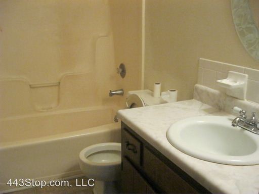 Building Photo - 1393 S Mesa Dr