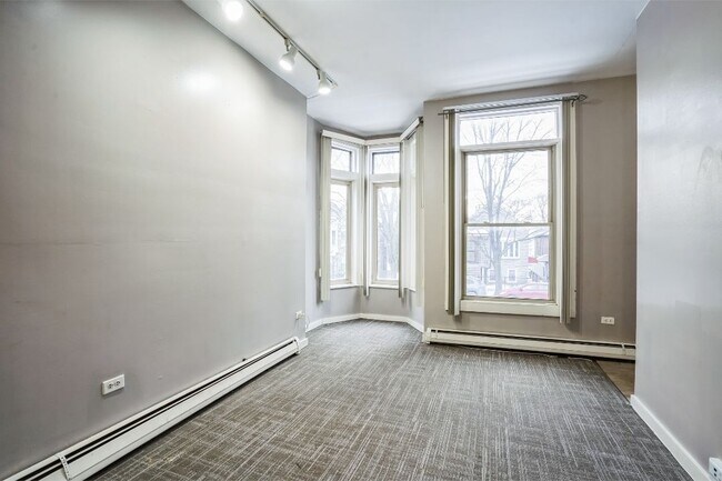 Foto del edificio - 2943 S Canal St