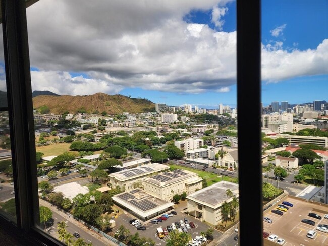 Building Photo - 55 S Kukui St