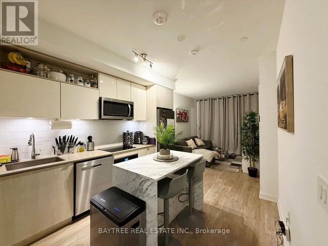 Photo du bâtiment - 135 Lower Sherbourne St