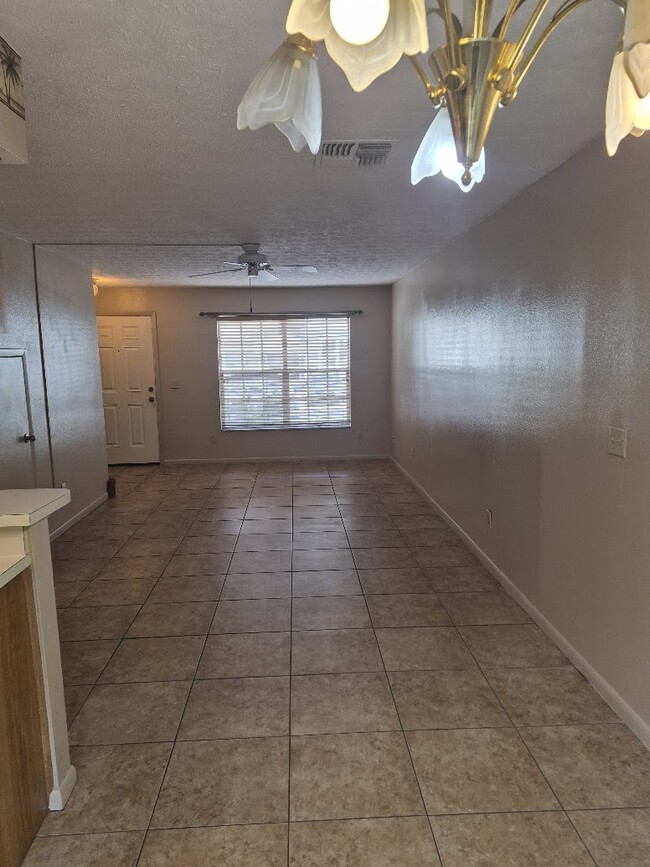 Building Photo - 608 Lynchburg Dr