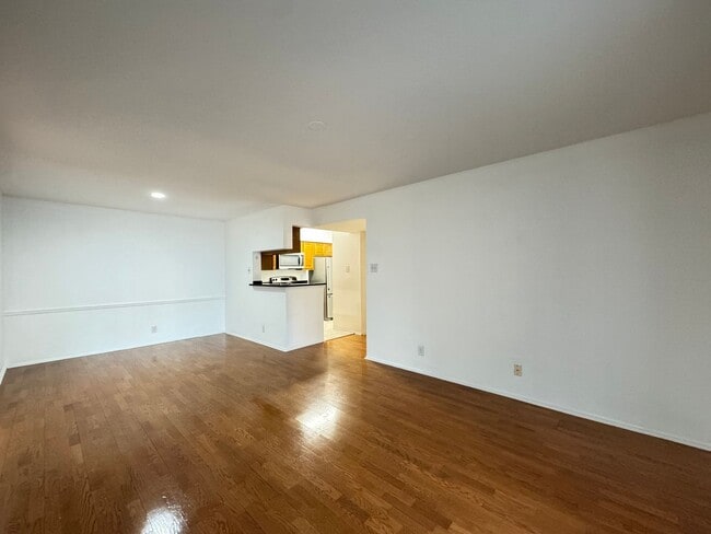 Foto del edificio - Bright And Cozy 2 Bed 2 Bath Condo In Vibrant Pointe At Park Center