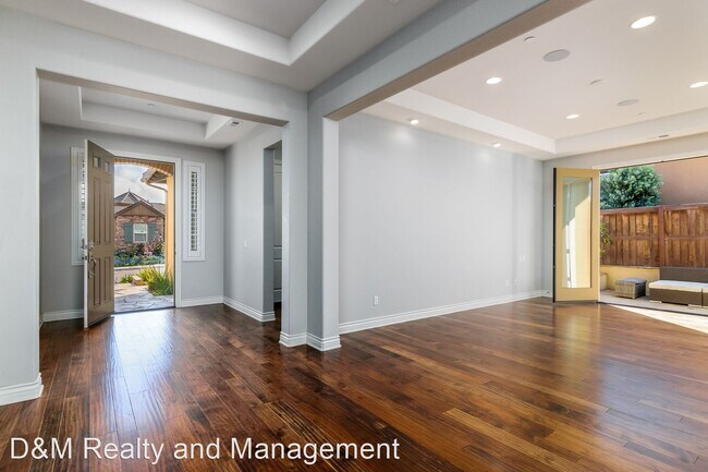 Building Photo - 4 br, 3.5 bath House - 1074 Vanessa Way
