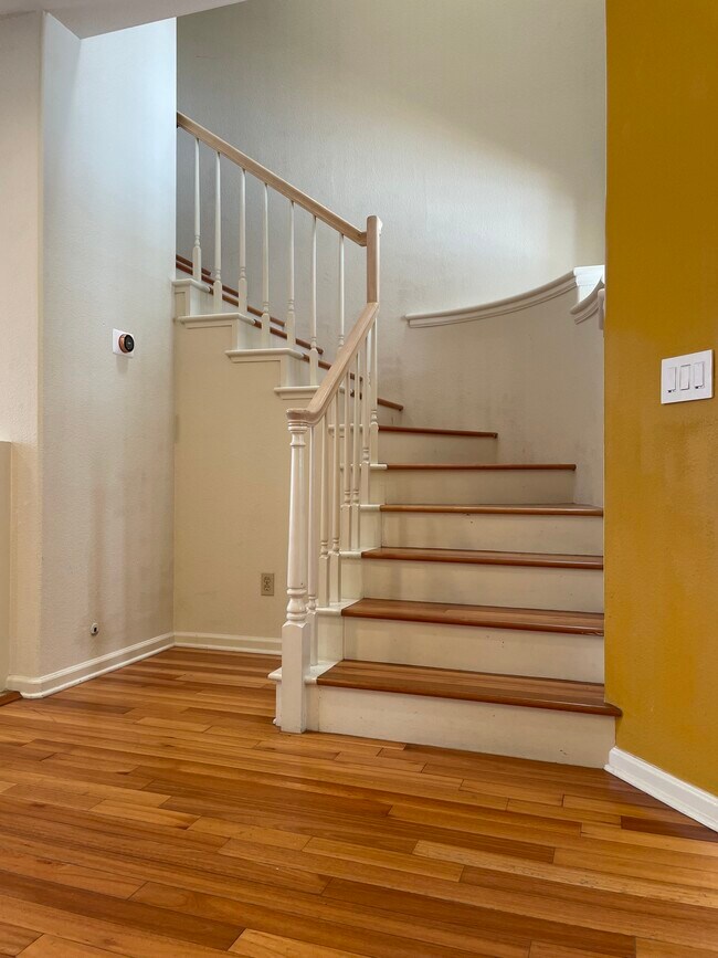 Building Photo - 510 Porpoise Bay Ter