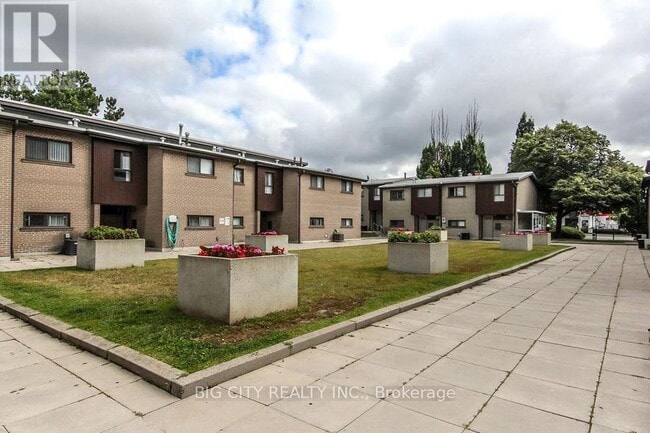 Building Photo - 3092 Don Mills Rd.