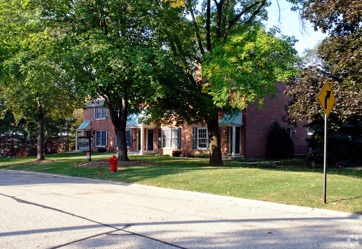 Foto del edificio - Barrington Townhomes