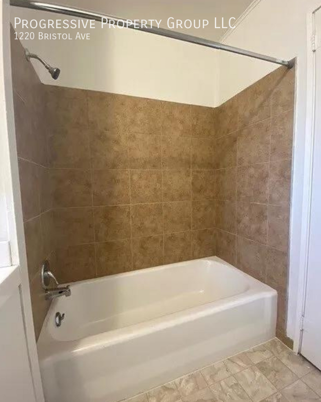 Foto del edificio - For Rent: 3-Bedroom, 1-Bathroom Home in Co...