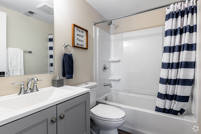 1BR, 1BA - 570SF - Bathroom - The Library Flats