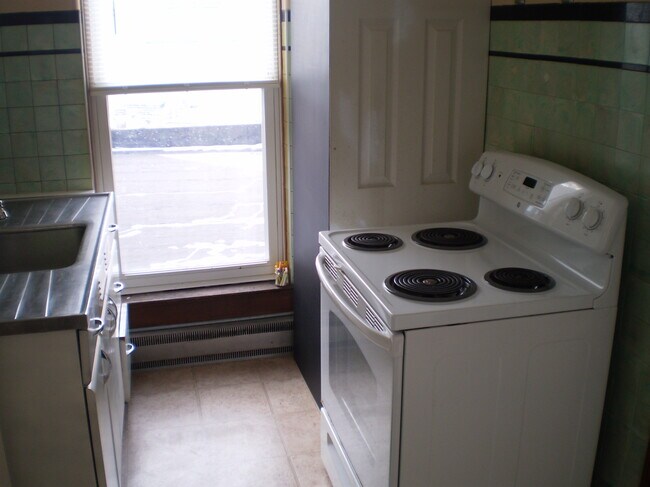 Kitchen - 23 W Main St