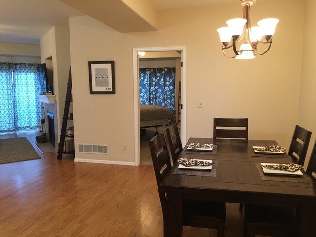 Building Photo - Beautiful Condo in Desirable Saddleback Ridge