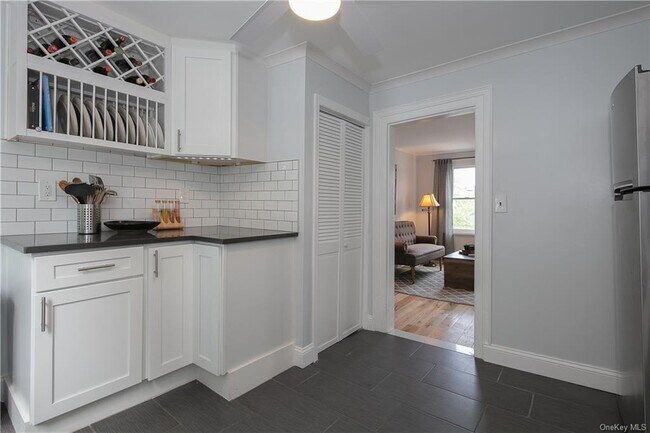 Foto del edificio - 6 S Mill St