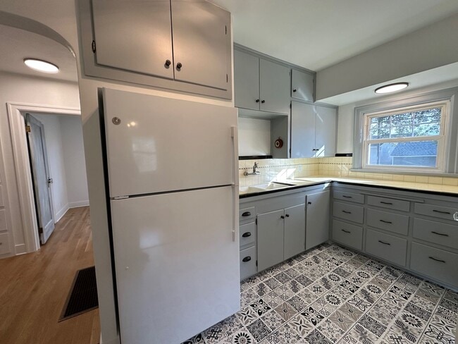 Foto del edificio - Wonderful 2+ Bedroom 1 Bath Shadle Area Home