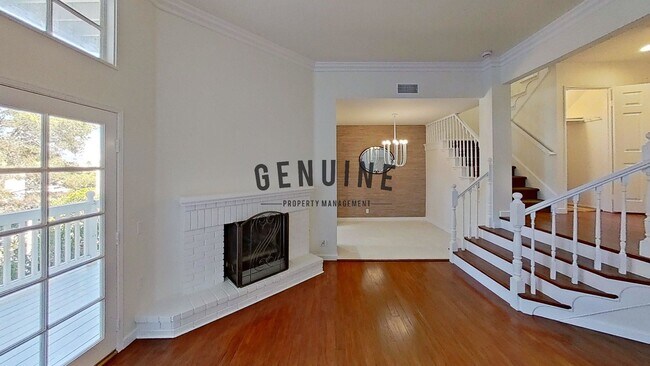 Foto del edificio - Spacious 2 Story 3Bd 2.5Ba Townhome