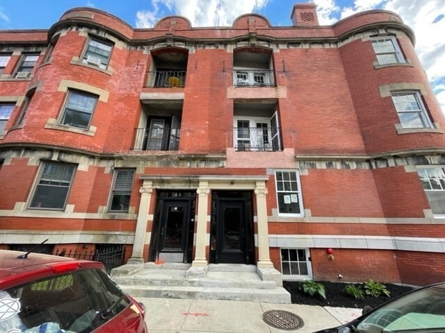 Primary Photo - 50 Englewood Ave