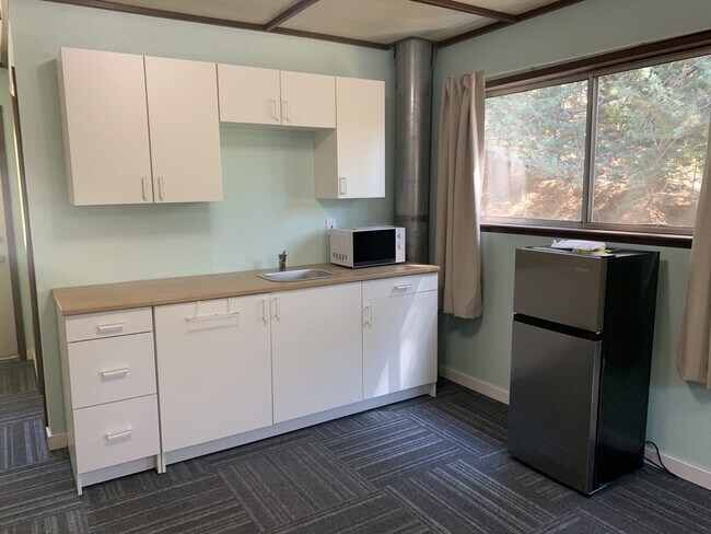 Foto del edificio - Studio apartment in Pleasant Valley - rent includes water/sewer/garbage