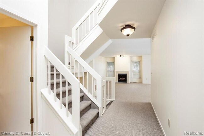 Building Photo - 9429 Westwind Dr