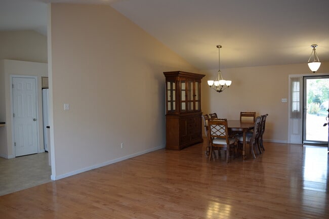 Foto del edificio - 354 Birchwood Crossing Ln