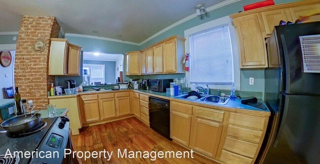 Building Photo - 8 br, 4 bath House - 826 Vattier st