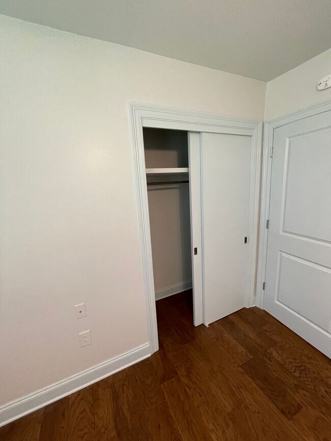 Building Photo - Newly renovated 3/2 home located in Covington