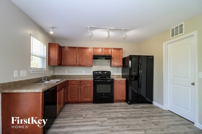 Foto del edificio - 545 Lakewood Glen Ct