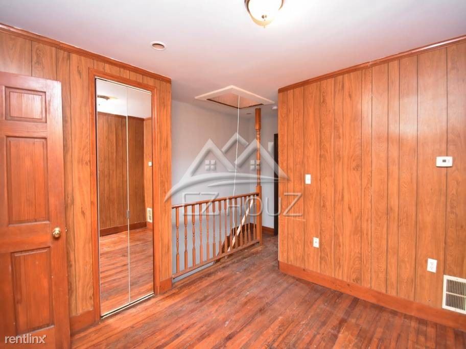Primary Photo - 1 br, 1 bath Apartment - 2702 Wilkens Ave,2