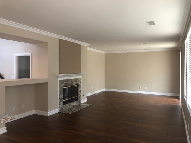 Building Photo - 3224 Pine View Dr