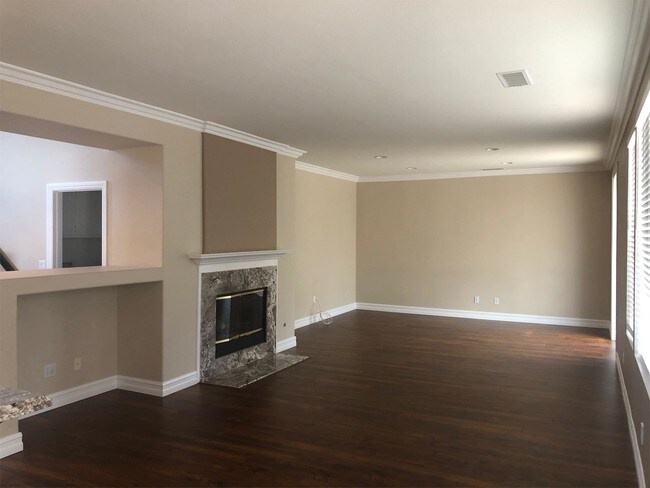 Foto del edificio - 3224 Pine View Dr