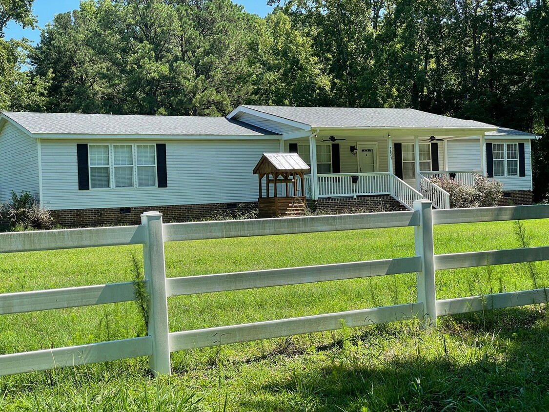 Primary Photo - 1521 Hattie Rd