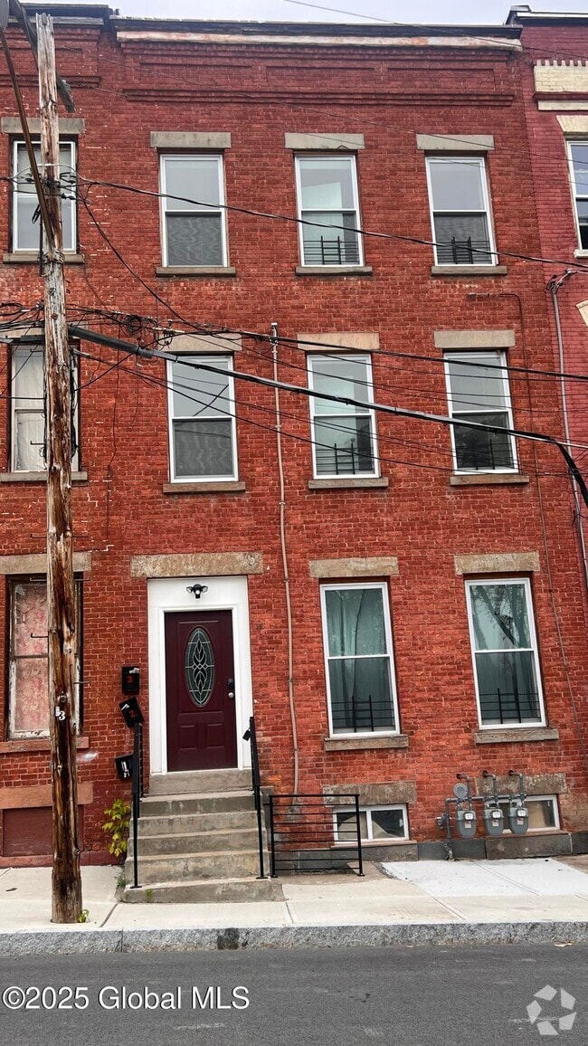 Building Photo - 15 Delaware St