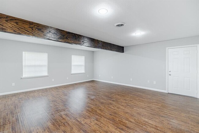 Building Photo - 2832 Ridgeview Ln