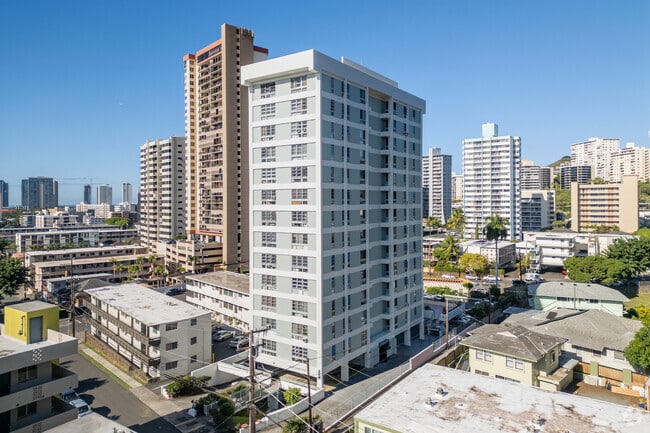 Building Photo - 1616 Liholiho St