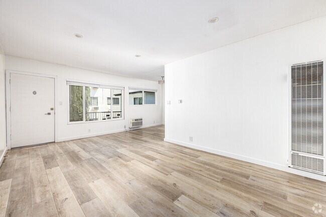 1 dormitorio, 1 baño - 650 pies cuadrados - Sala de estar - 514 S. Mariposa Ave.