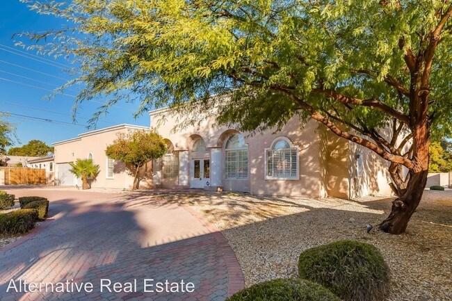 Building Photo - 6 br, 4 bath House - 5680 Darby Avenue