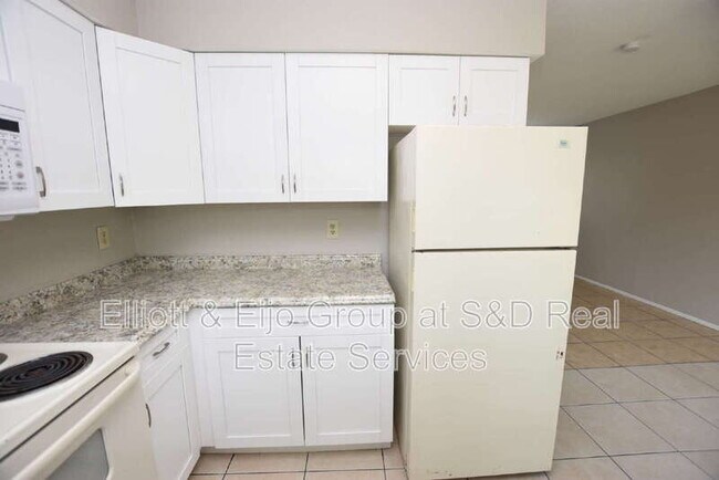 Foto del edificio - 1212 Waterview Blvd W