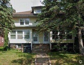 Building Photo - 2021-2023 E 6th St