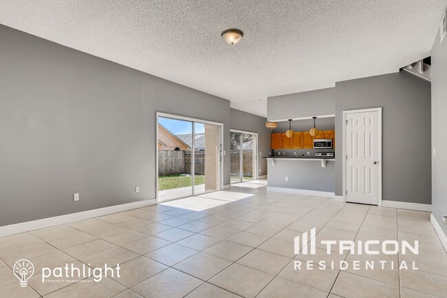 Building Photo - 102 Knights Hollow Dr