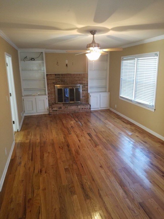 Foto del edificio - Beautiful 4 bedroom 3.5 bathroom for rent