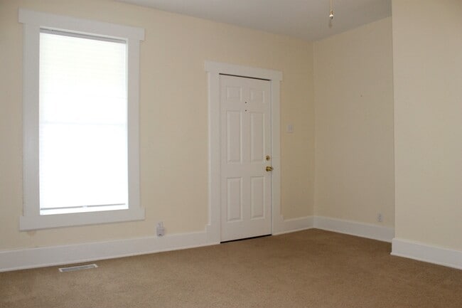Building Photo - 1130 Wills Ave