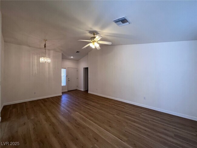 Foto del edificio - 10905 Button Willow Dr