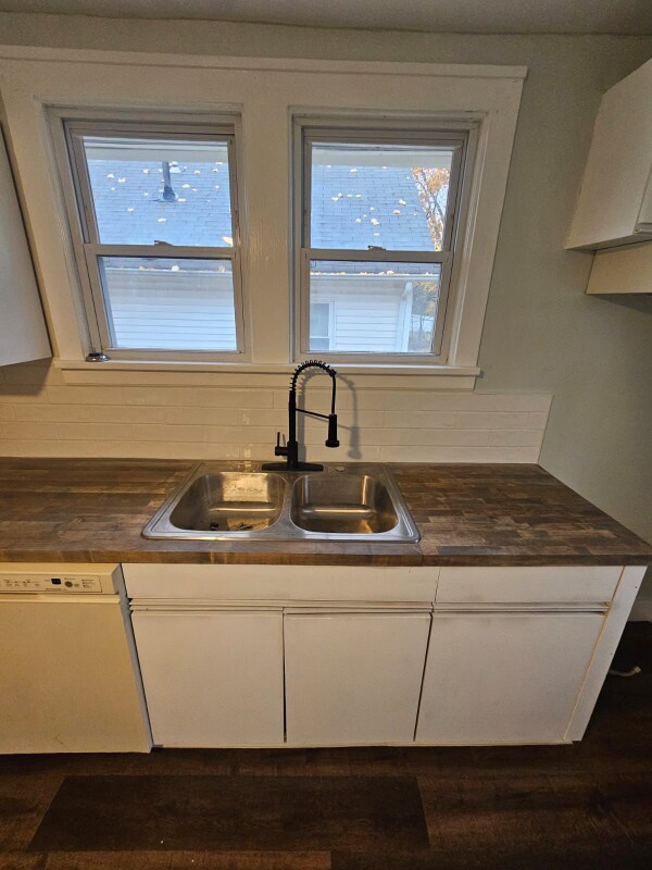 Foto del edificio - 5171 Charles St