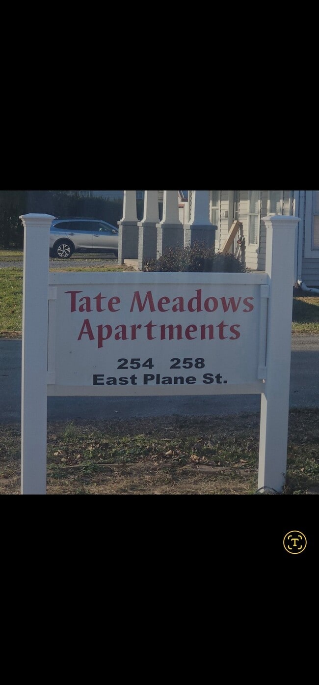 Photo - 254 E Plane St Apartment