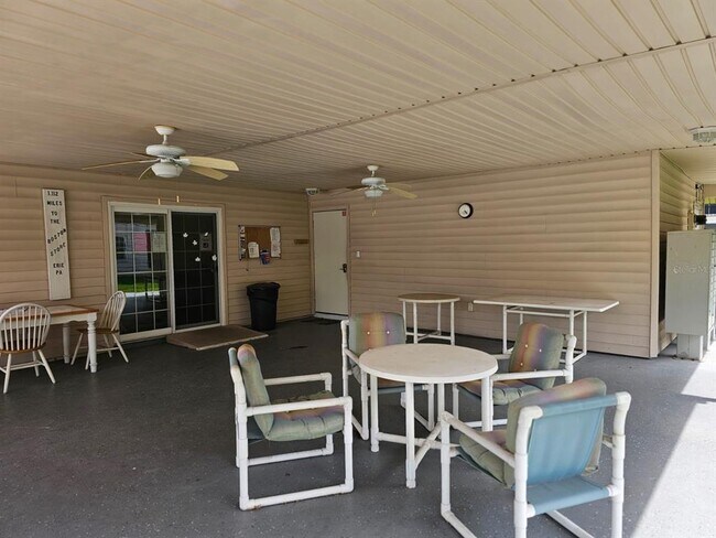 Building Photo - 1001 N Plantation Dr