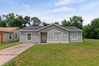 Building Photo - 5535 Lakefield Dr